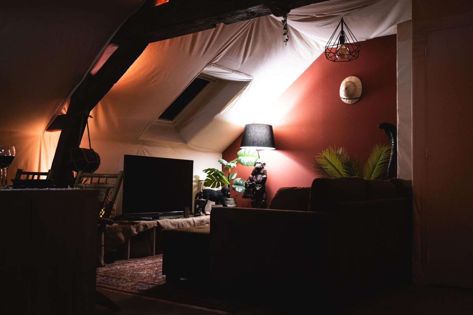 L'Insolite, Suite Safari D'Exception A Saumur Exterior photo